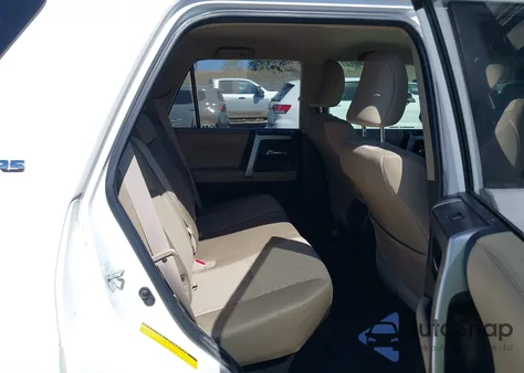 2016 Toyota 4Runner Sr5 z USA, uszkodzony, nr VIN JTEZU5JR8G5123690